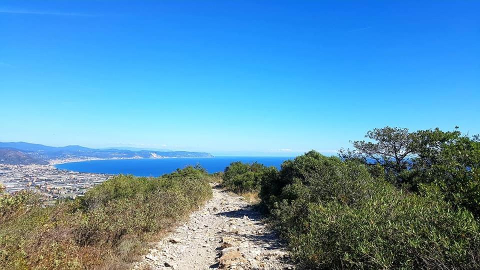 Salvia E Rosmarino - Affittacamere In Liguria Villanova d'Albenga Exterior foto
